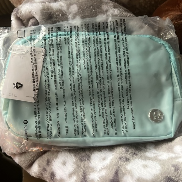 Lululemon belt bag. - Picture 3 of 3